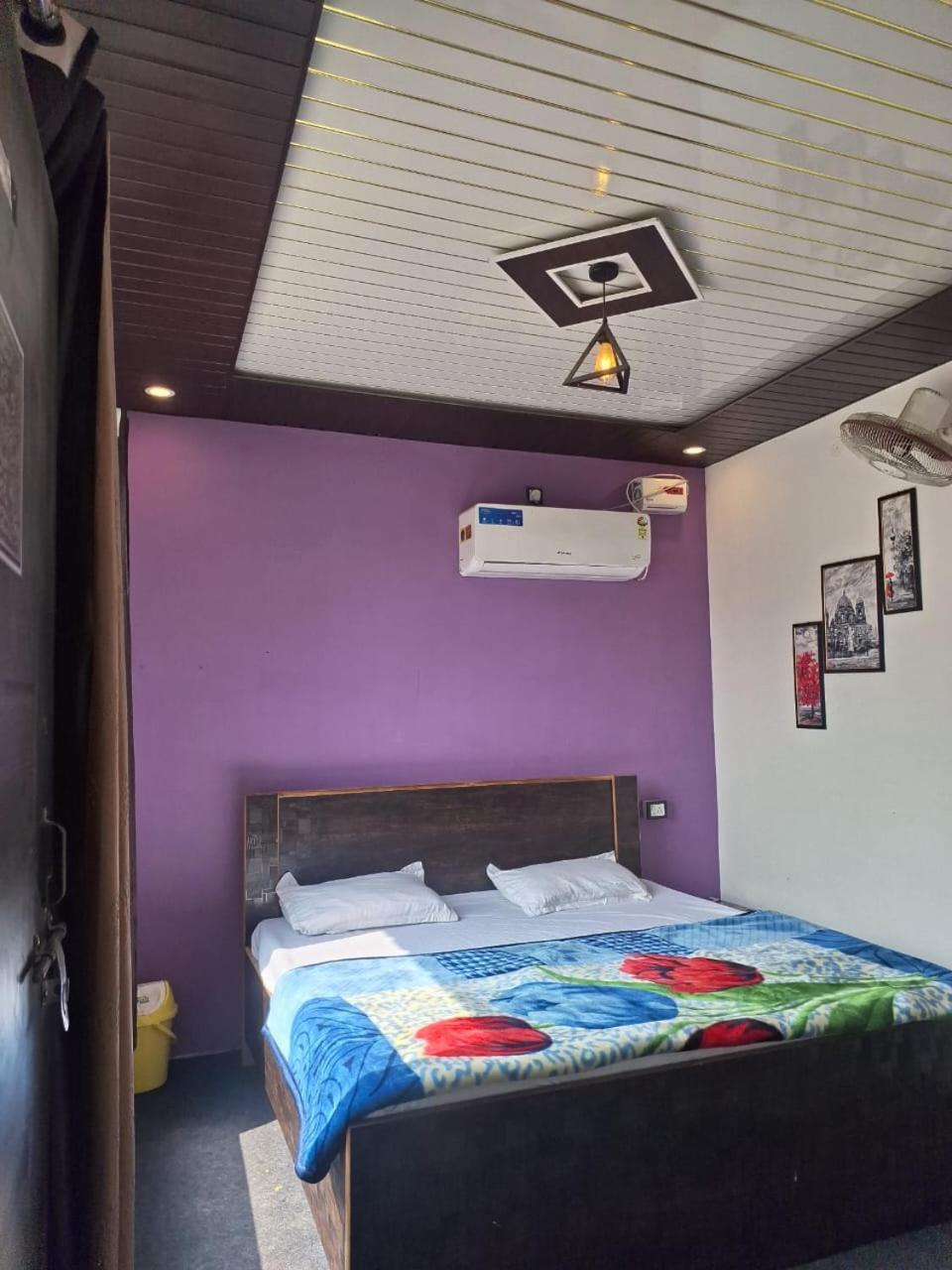 Privyrooms Gorakhpur Exteriör bild