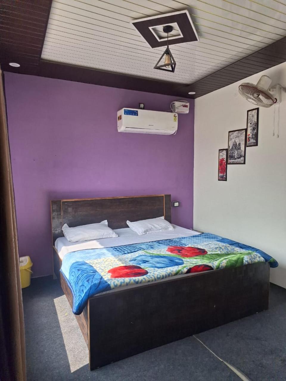 Privyrooms Gorakhpur Exteriör bild